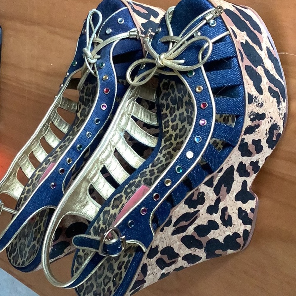 EUC vintage Betsey Johnson Leopard Cork platforms woman’s US Size 7. - Picture 4 of 6